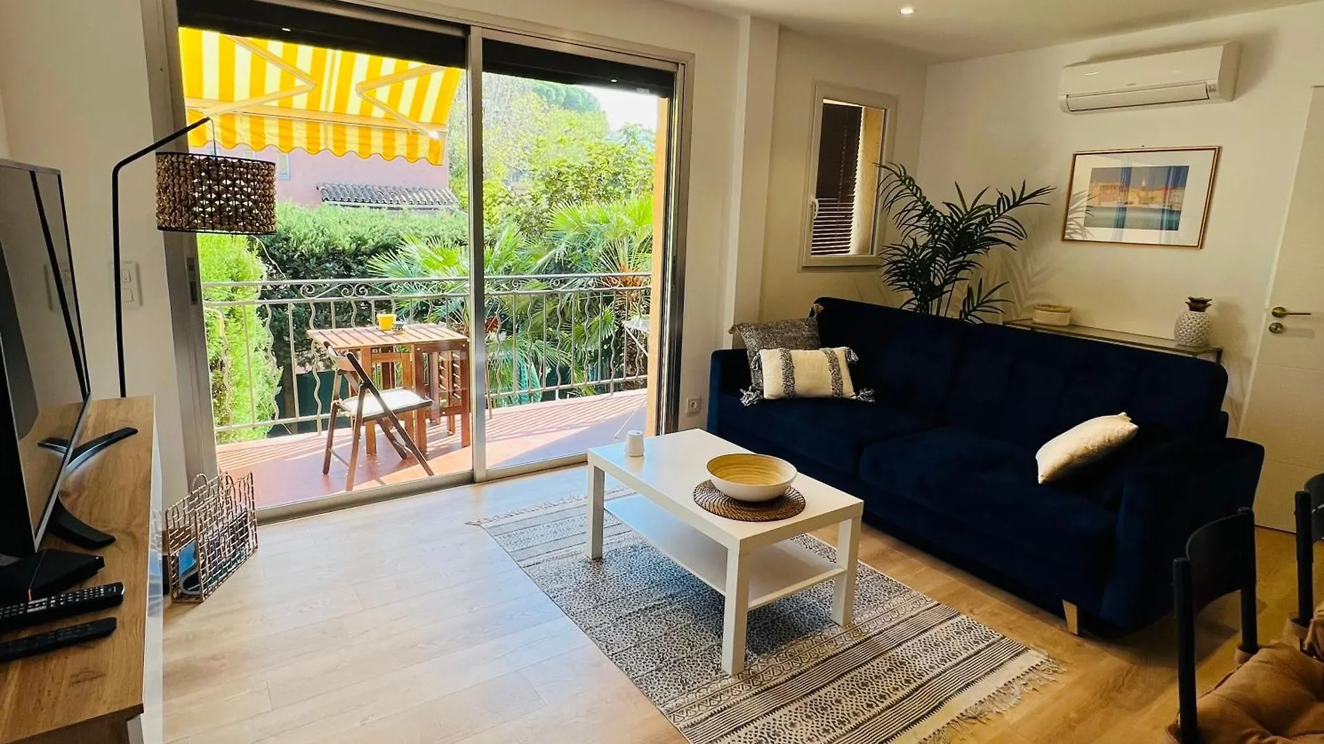 Superbe Appartement Terrasse Et Parking Prive contacts
